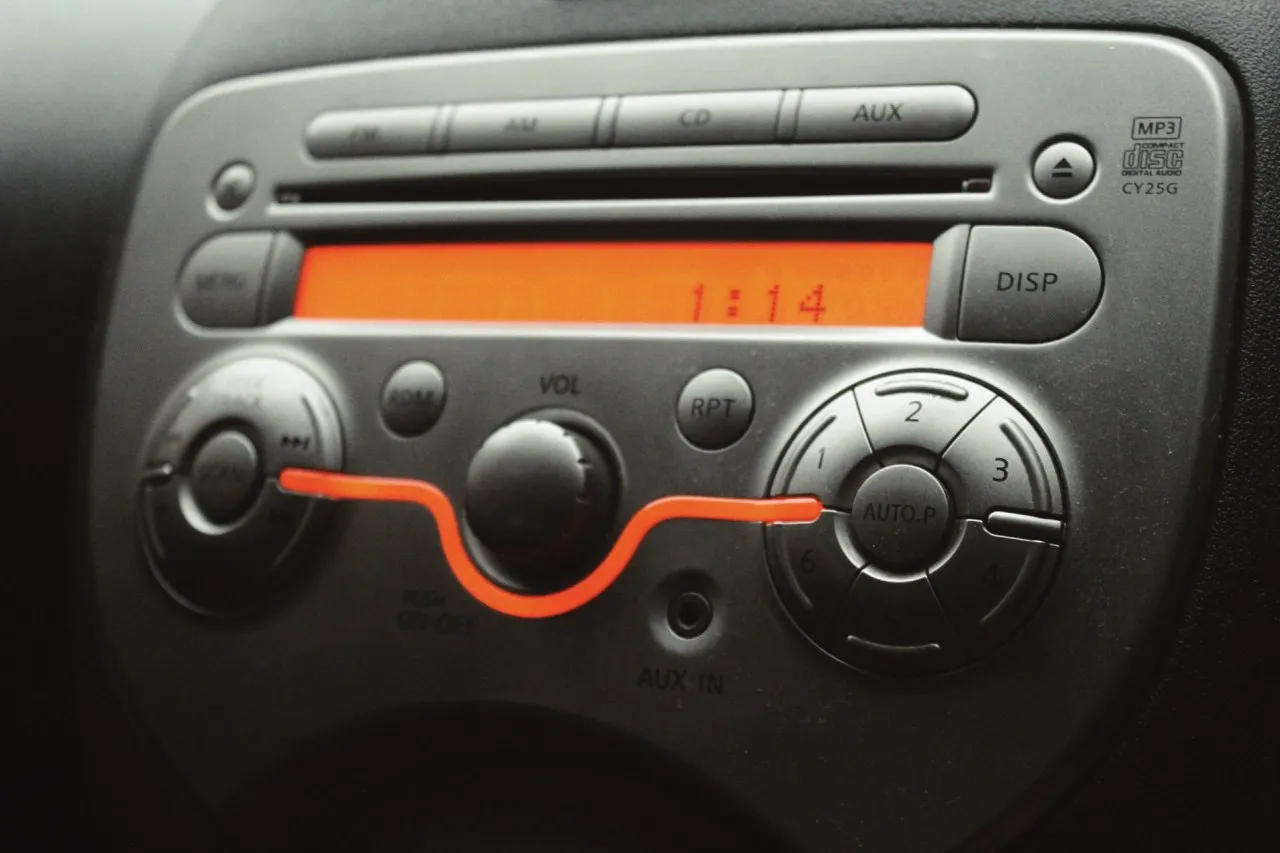Kako ukloniti smetnje na auto radiju | Uklanjanje zujanja i pucketanja na radiju