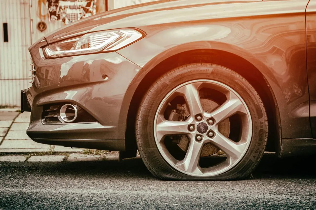 Kako koristiti automobilsku dizalicu | Obavljanje podizanja auta na siguran način