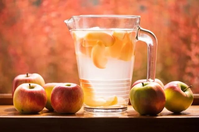 Kako napraviti kompot od jabuka s aromom metvice i vanilije za zimnicu